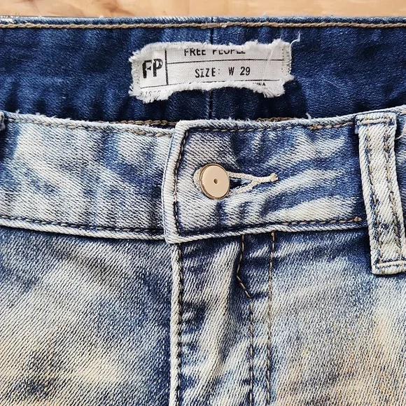 Free People Super Rare Unique Tie Dye Bleach Dirty Wash Jeans Size 29 Paintbrush - Picture 9 of 16